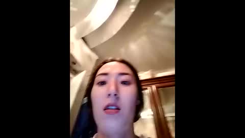 Effy online show from November 3, 2025, 1:34 pm