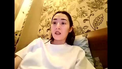 Effy online show from December 18, 2025, 2:23 pm