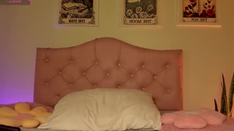 effy online show from October 25, 2025, 3:03 am