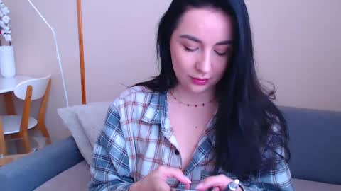 Snapshot of effy_m chatting on December 17, 2024, 9:50 am Effy online show from December 17, 2024, 9:50 am