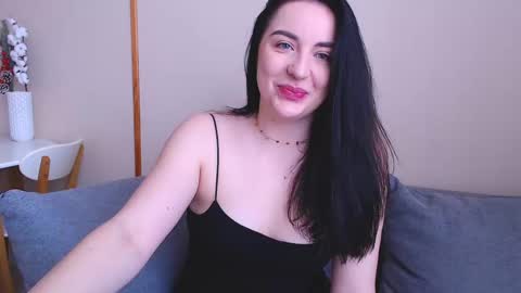 Snapshot of effy_m chatting on January 10, 2025, 9:44 am Effy online show from January 10, 2025, 9:44 am