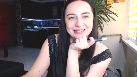 Snapshot of effy_m chatting on January 22, 2025, 11:45 am Effy online show from January 22, 2025, 11:45 am