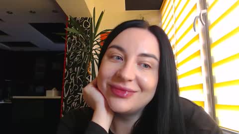 Snapshot of effy_m chatting on October 17, 2025, 11:02 am Effy online show from October 17, 2025, 11:02 am
