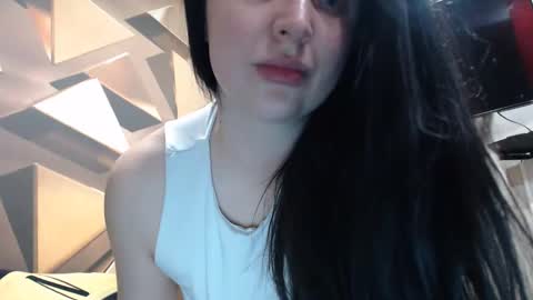 Snapshot of effy_m chatting on April 28, 2026, 8:14 pm Effy online show from April 28, 2026, 8:14 pm