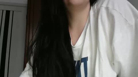 Snapshot of effy_m chatting on June 4, 2026, 5:30 pm Effy online show from June 4, 2026, 5:30 pm