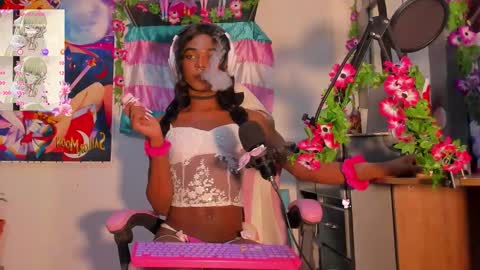 effy_marinn online show from October 7, 2025, 9:06 am
