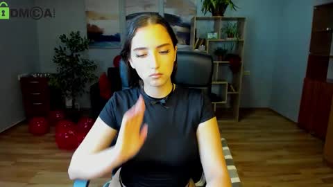 Effy Royse online show from February 15, 2026, 7:51 am