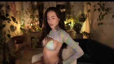 Snapshot of effylowell_ chatting on June 23, 2026, 1:47 am Effy online show from June 23, 2026, 1:47 am