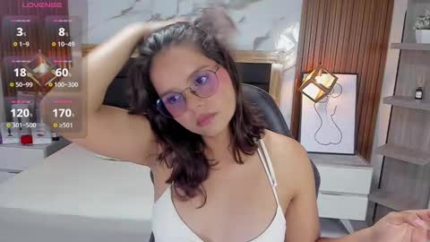  E F F Y  online show from September 26, 2025, 7:18 pm