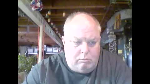 Snapshot of efriff chatting on April 19, 2026, 9:39 pm efriff online show from April 19, 2026, 9:39 pm