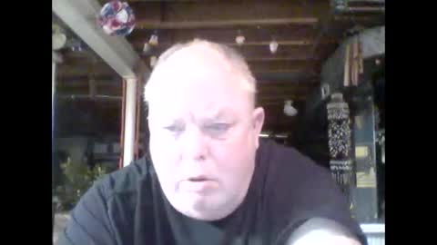 Snapshot of efriff chatting on April 20, 2026, 10:18 am efriff online show from April 20, 2026, 10:18 am