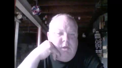 Snapshot of efriff chatting on April 23, 2026, 10:03 am efriff online show from April 23, 2026, 10:03 am