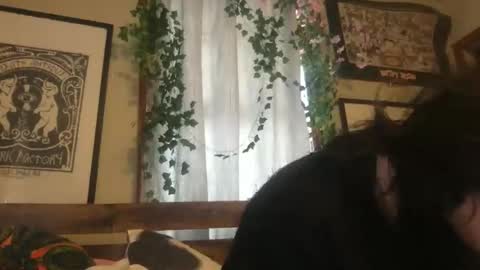 eggnog_and_booty online show from April 28, 2026, 9:09 pm