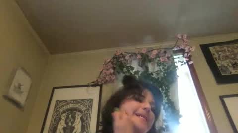 eggnog_and_booty online show from May 5, 2026, 10:40 pm