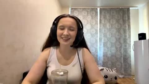Snapshot of ehtellowndes chatting on June 18, 2026, 11:25 am Ehtell online show from June 18, 2026, 11:25 am
