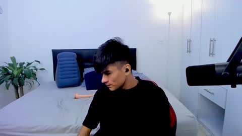 eiden_allenx1 online show from January 5, 2025, 11:48 am