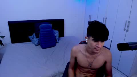 eiden_allenx1 online show from January 31, 2025, 2:17 pm