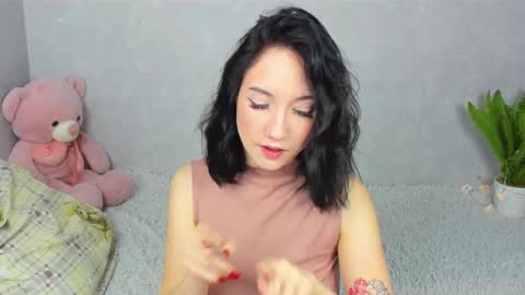 eileenmoores online show from December 5, 2025, 5:20 pm