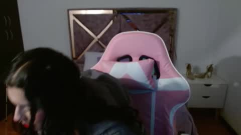 Snapshot of eilynro7 chatting on September 14, 2025, 1:05 am eilynro7 online show from September 14, 2025, 1:05 am