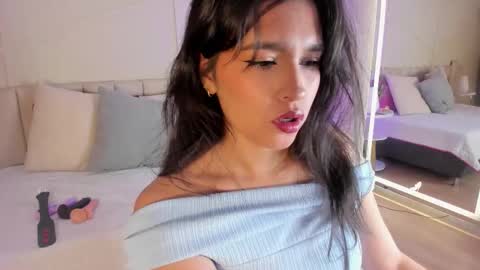 eimmy_bm online show from December 16, 2025, 9:09 pm