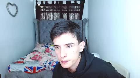 eimy_andres online show from December 15, 2024, 12:28 pm