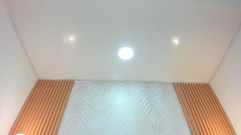 Eimy  online show from April 17, 2026, 6:05 am