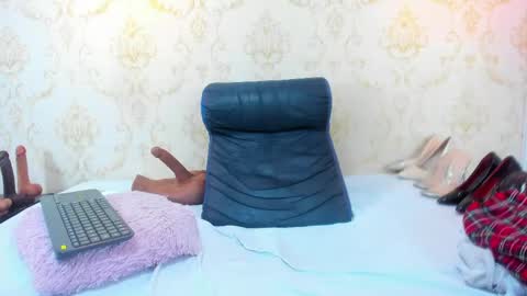 Snapshot of eimy_robertss chatting on April 30, 2026, 8:57 pm Eimy online show from April 30, 2026, 8:57 pm