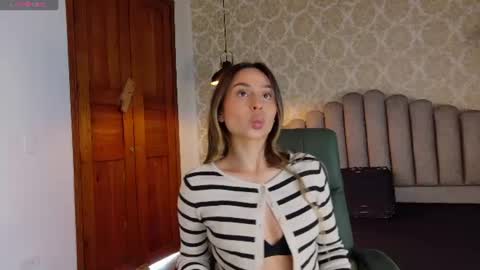 Eimy rose online show from July 28, 2026, 3:21 pm
