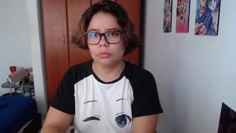 eimy_saenzz online show from November 18, 2025, 1:48 pm