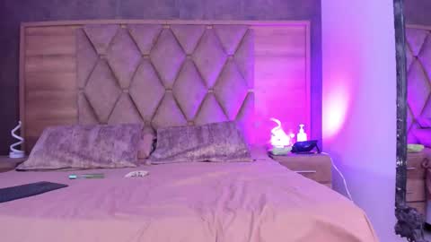 YG COUPLE online show from January 14, 2026, 8:03 pm