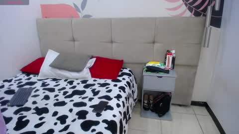 Eimyflorian online show from January 29, 2025, 12:13 pm