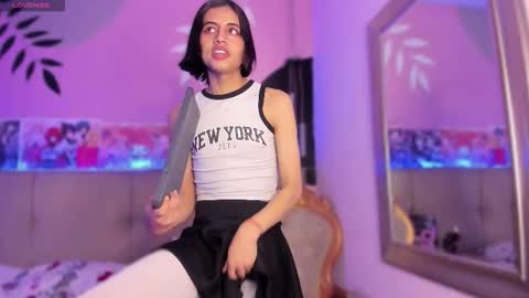 Eimyflorian online show from November 3, 2025, 2:07 pm