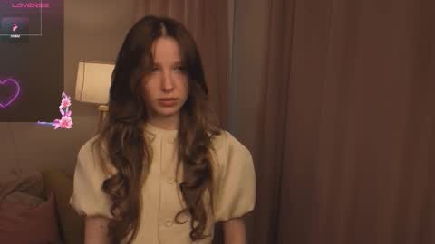 eira_kilian online show from December 2, 2025, 7:47 am