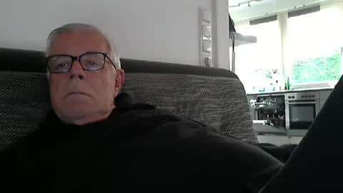 eisbaer1957 online show from October 26, 2025, 2:23 pm