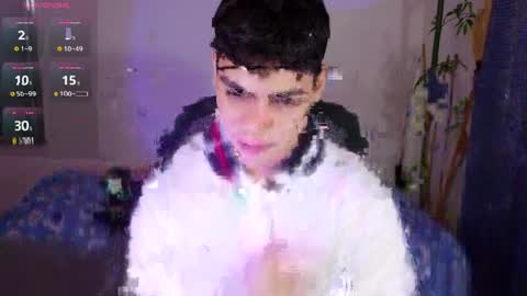 Snapshot of eithan_jonnes chatting on May 5, 2026, 8:28 pm Eithan online show from May 5, 2026, 8:28 pm