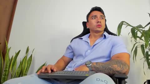 EITHAN CONOR online show from September 25, 2025, 12:31 pm