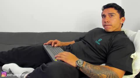 EITHAN CONOR online show from January 10, 2026, 11:42 pm