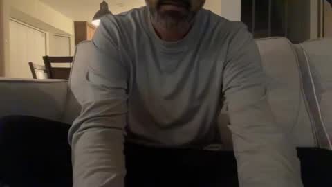 Snapshot of ejameshhh chatting on October 18, 2025, 3:53 am ejameshhh online show from October 18, 2025, 3:53 am