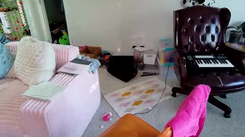 ejrabloom online show from March 17, 2026, 12:41 pm