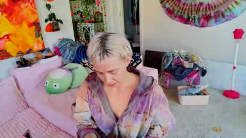 ejrabloom online show from March 20, 2026, 2:11 pm