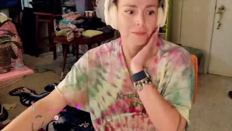 ejrabloom online show from April 16, 2026, 4:46 am