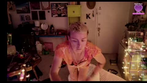 ejrabloom online show from April 19, 2026, 8:35 am