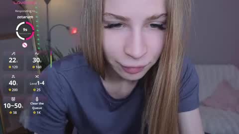 Snapshot of el1s_evans chatting on April 26, 2026, 10:02 am please read my bio there is information about private shows and about my personality online show from April 26, 2026, 10:02 am