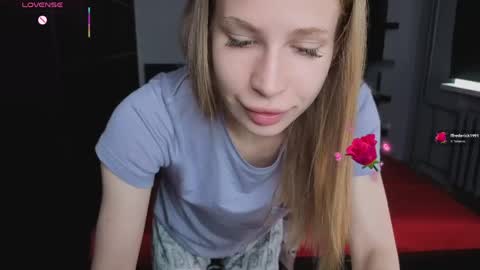 Snapshot of el1s_evans chatting on May 23, 2026, 8:07 am please read my bio there is information about private shows and about my personality online show from May 23, 2026, 8:07 am