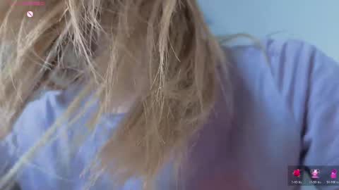 Snapshot of el1s_evans chatting on June 7, 2026, 8:07 am please read my bio there is information about private shows and about my personality online show from June 7, 2026, 8:07 am