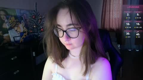 If you like it when I meow give me a thumbs up online show from December 24, 2024, 9:17 am