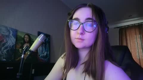 If you like it when I meow give me a thumbs up online show from March 11, 2025, 12:06 pm