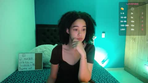 Ela  Help me reach 100 thumbs up online show from September 16, 2025, 8:59 am