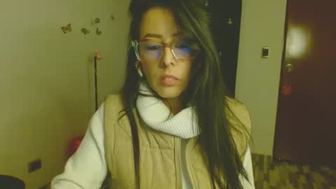 ela_3611 online show from December 3, 2025, 2:19 am