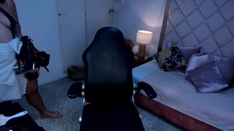 Snapshot of ela_beli chatting on May 27, 2026, 11:13 pm Ela Beli online show from May 27, 2026, 11:13 pm